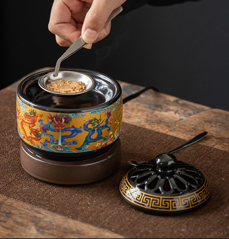 Lư sứ đốt trầm hương